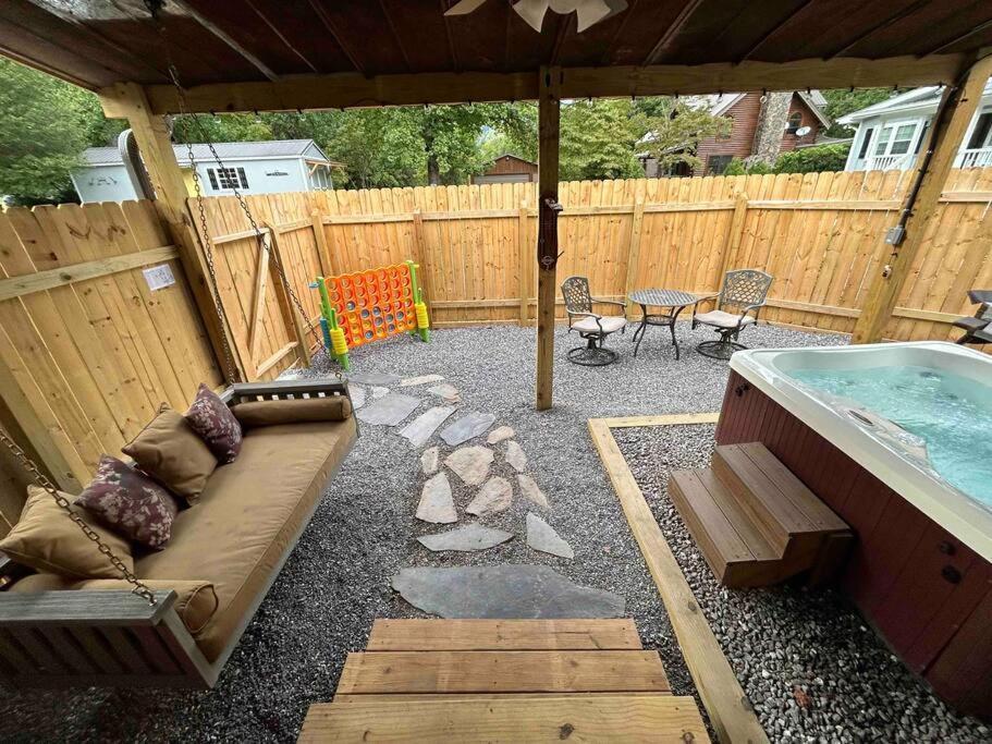 Blissful Nook Tiny Home ~ Cozy Retreat W/ Hot Tub; Near Town And Deep Creek Bryson City Exteriör bild