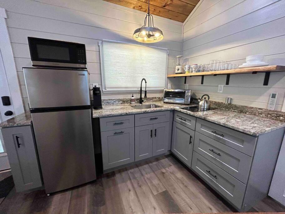 Blissful Nook Tiny Home ~ Cozy Retreat W/ Hot Tub; Near Town And Deep Creek Bryson City Exteriör bild