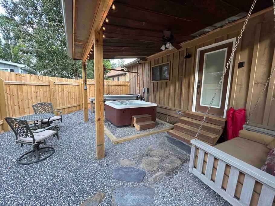 Blissful Nook Tiny Home ~ Cozy Retreat W/ Hot Tub; Near Town And Deep Creek Bryson City Exteriör bild