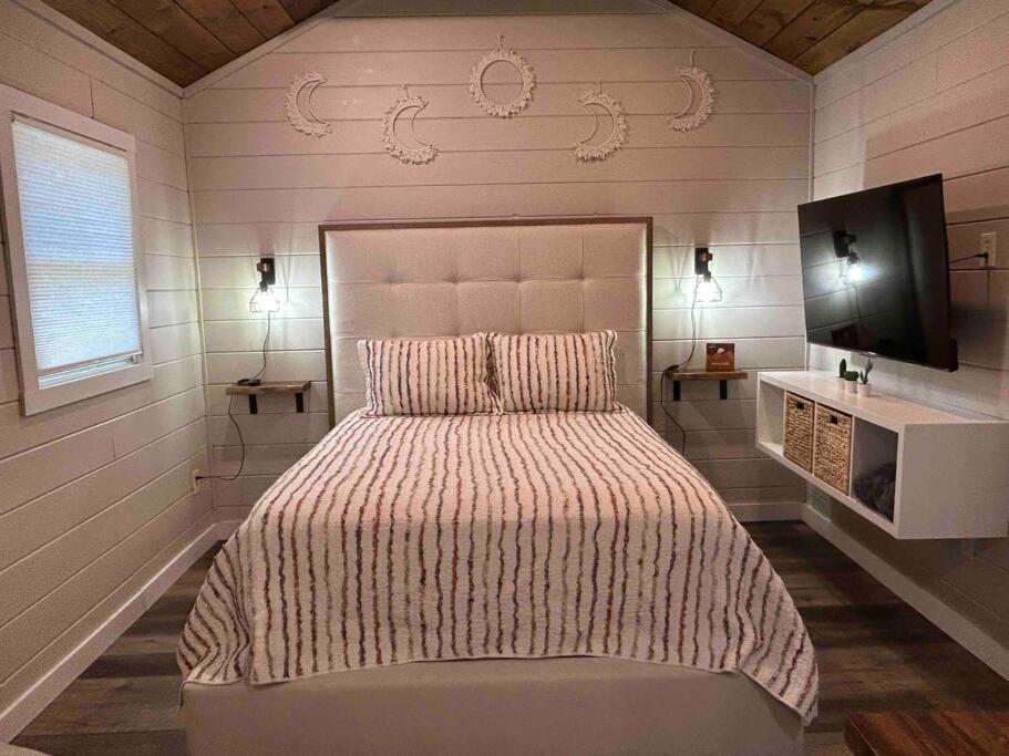 Blissful Nook Tiny Home ~ Cozy Retreat W/ Hot Tub; Near Town And Deep Creek Bryson City Exteriör bild